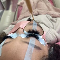 Queen City Glam Artistry - Mega wispy lashes