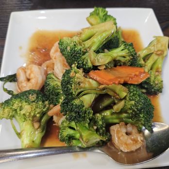 Fireart Cuisine - Shrimp with broccoli stirfry is soy ginger sauce - Chinese Near Me - Kailua-Kona, Hawaii Fireart Cuisine - Shrimp with broccoli stirfry is soy ginger sauce - Chinese Near Me - Kailua-Kona, Hawaii