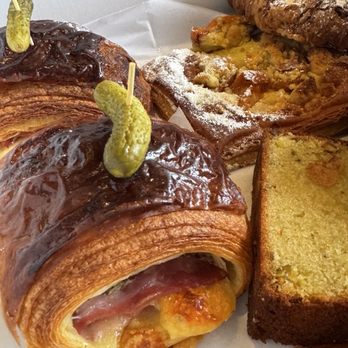 The Dutchess - Cafes Near Me - Ojai, California