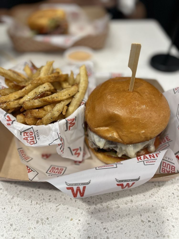 Bar W Steakhouse & Grill Logo