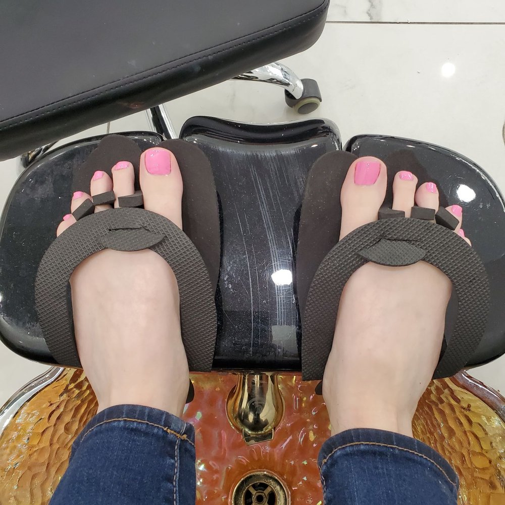 AVA Nail Bar - Nail Salons Near Me - Schaumburg, Illinois