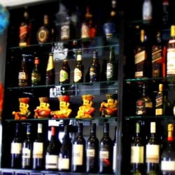 Bombay Club - Bar area (photo source: official website)
