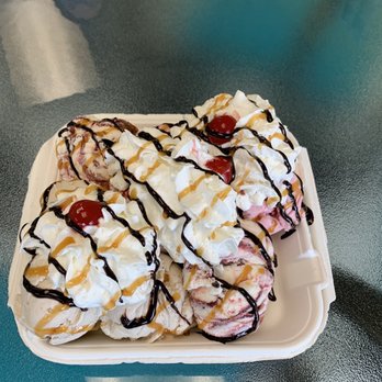 The Frosty Cow - Banana split.... hope you got an appetite for ice cream!!! It's amazing!!! - Ice Cream & Frozen Yogurt Near Me - Gillette, Wyoming The Frosty Cow - Banana split.... hope you got an appetite for ice cream!!! It's amazing!!! - Ice Cream & Frozen Yogurt Near Me - Gillette, Wyoming