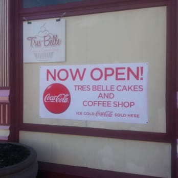 Tres Belle Cakes - signage on the north side of the building - Desserts Near Me - Cincinnati, Ohio