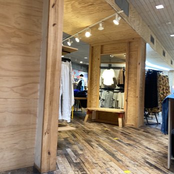 Urban Outfitters - Men's Clothing Near Me - Delray Beach, Florida