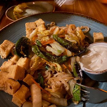Tidepools - tofu pad thai with shishito peppers and yuzu aioli - Hawaiian Near Me - Poipu, Hawaii Tidepools - tofu pad thai with shishito peppers and yuzu aioli - Hawaiian Near Me - Poipu, Hawaii