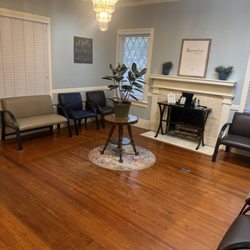 Bee Center For Dentistry