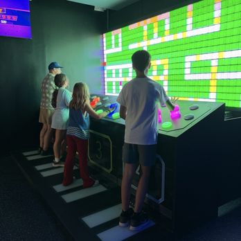 OCTO - Arcades Near Me - Toronto, Ontario