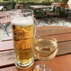 Fischerhütte am Schlachtensee - Biergarten am Schlachtensee | Alte Fischerhütte Mitte September