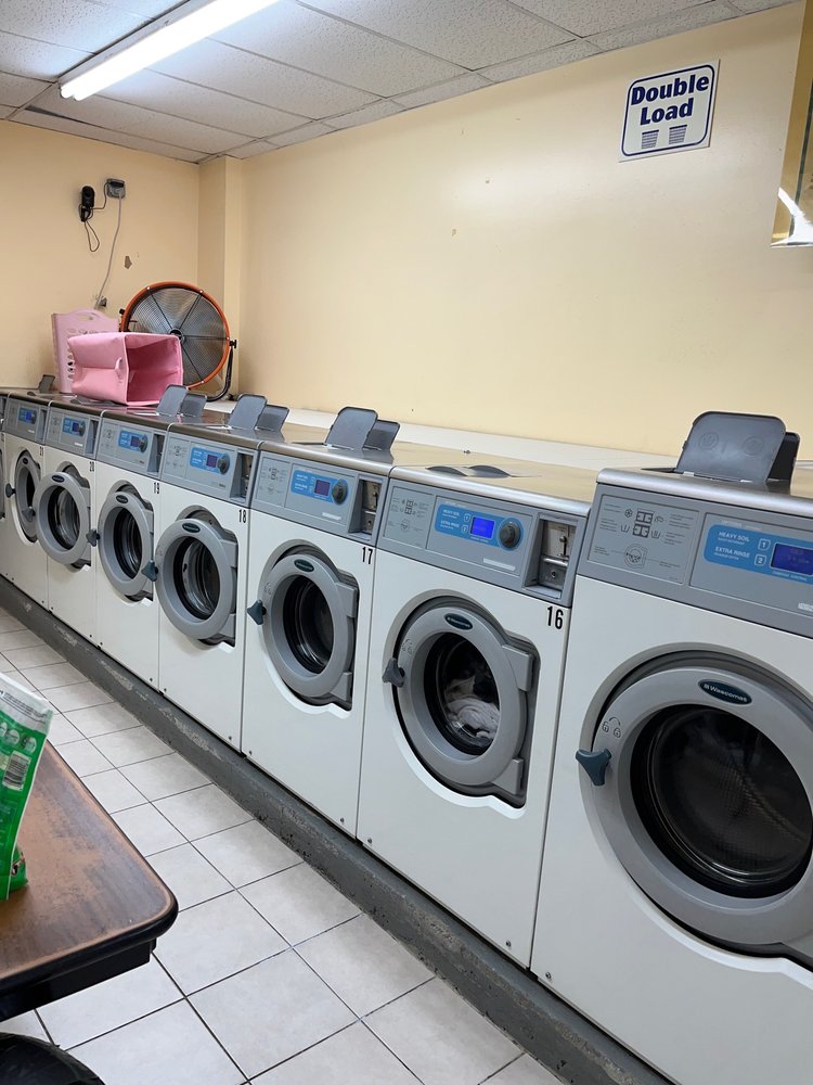 CIRCLE PLAZA LAUNDROMAT Updated October 2024 19 Photos & 26 Reviews