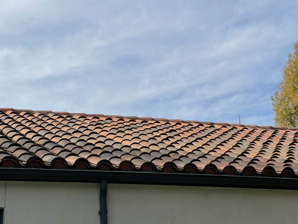 Slide of Fili's Roofing