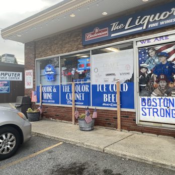 Liquor Cabinet - the outside of a liquor store - Beer, Wine & Spirits Near Me - Burlington, Massachusetts