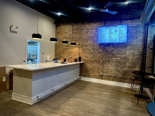 Cluck'N Wings by null