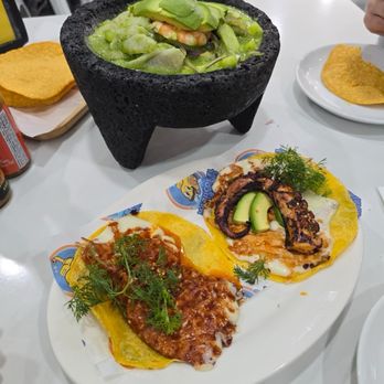 Mariscos El Submarino - Seafood Near Me - Jackson Heights, New York