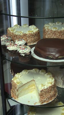 Diane’s Bakery & Deli by null