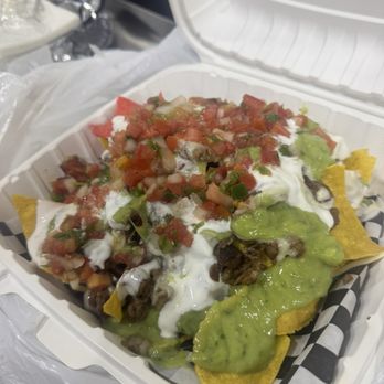Tacos El Chore - Nachos Super (Carne Asada) - Food Trucks Near Me - San Jose, California Tacos El Chore - Nachos Super (Carne Asada) - Food Trucks Near Me - San Jose, California