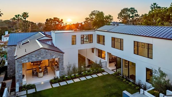 West Coast Roofing & Construction Logo