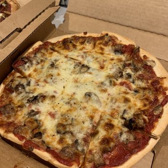 Dominick's Pizzeria - Small Thin crust sausage and mushrooms - Pizza Near Me - West Dundee, Illinois