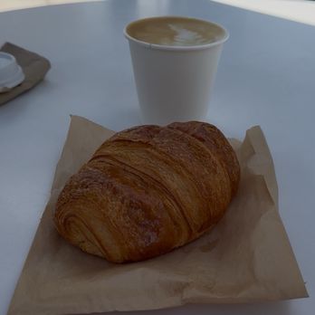 Café De Leche - Oatmeal, cappuccino, and ham and cheese croissant. - Coffee & Tea Near Me - Hollywood, California