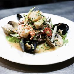 Blue Seafood Bar - Seafood Salad