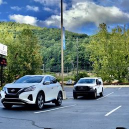 Pano of Cherokee Grand parking lot.  Very nicely kept property.