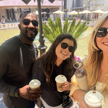 % Arabica - Friends getting coffee - Coffee & Tea Near Me - Los Angeles, California