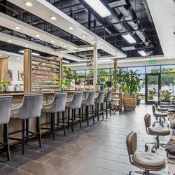 Bloomingnail's - Beautiful and Clean inside