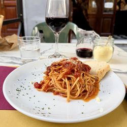 Trattoria Il Contadino - The pasta was very good, and the red sauce was promised to be spicy. It was. Spaghetti was cooked to perfection, al dente.