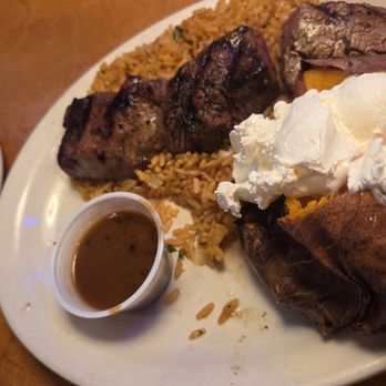 Texas Roadhouse - Filet medallions with sweet potatoe and greens beans. - Barbeque Near Me - Buford, Georgia Texas Roadhouse - Filet medallions with sweet potatoe and greens beans. - Barbeque Near Me - Buford, Georgia