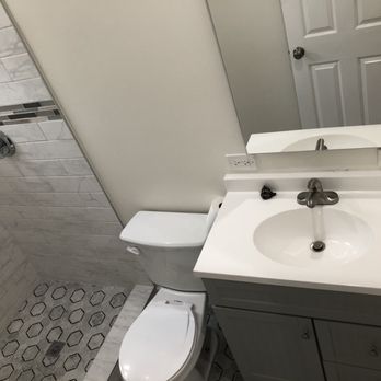 Figueroa Construction - Compact bathroom - General Contractors Near Me Figueroa Construction - Compact bathroom - General Contractors Near Me