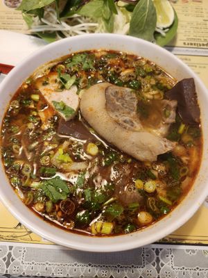Que Huong Restaurant by null