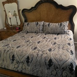 Cornerstone Inn - Beautiful antique post King size bed