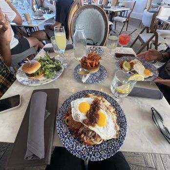 Blue Door Farm Stand - Chilaquiles Veggie Burger Corned Beef Hash - Sandwiches Near Me - Chicago, Illinois