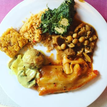 Jardim das Cerejas - Some of the hot food from the buffet - Vegan Near Me - Lisbon, 11 Jardim das Cerejas - Some of the hot food from the buffet - Vegan Near Me - Lisbon, 11
