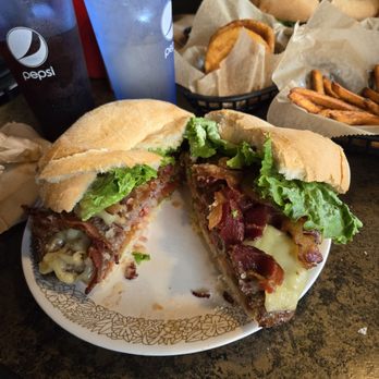 Frankies Pub & Grill - Pubs Near Me - Sheboygan, Wisconsin Frankies Pub & Grill - Pubs Near Me - Sheboygan, Wisconsin