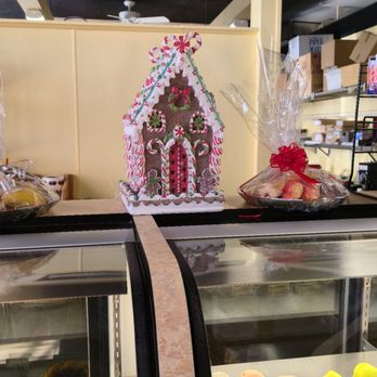 Josef's Vienna Bakery & Cafe - Gingerbread house - Bakeries Near Me - Reno, Nevada