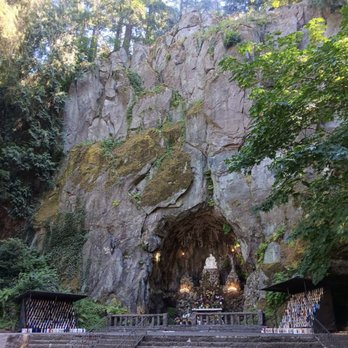 The Grotto - The outdoor shrine. - Botanical Gardens Near Me - Portland, Oregon The Grotto - The outdoor shrine. - Botanical Gardens Near Me - Portland, Oregon
