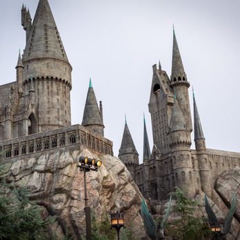 Universal Studios Hollywood - Hogwarts - Amusement Parks Near Me - Universal City, California