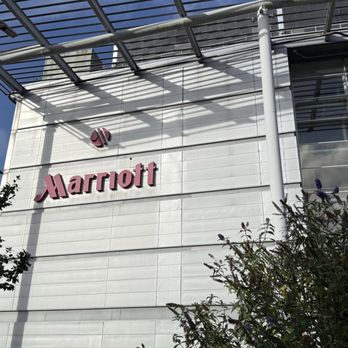 London Heathrow Marriott Hotel - Hotels Near Me - Hayes, XGL