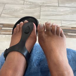 Shellac Pedicure by Henry