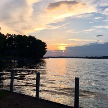 North Harbor Club - Beautiful sunset ...loved the lil shops as one walks the waters edge. - New American Near Me - Davidson, North Carolina