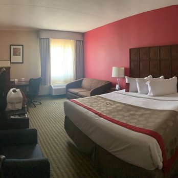 Ramada by Wyndham Columbus North - Dated rooms with stains on carpet and walls - Hotels Near Me - Columbus, Ohio