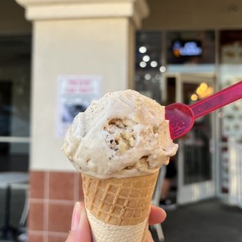 Sugar Mama Desserts - Earl grey with biscuits - Ice Cream & Frozen Yogurt Near Me - Milpitas, California Sugar Mama Desserts - Earl grey with biscuits - Ice Cream & Frozen Yogurt Near Me - Milpitas, California