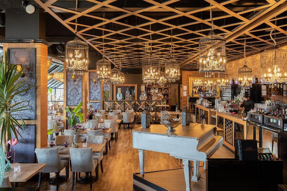 THE PLACE 2B BIKINI BEACH Updated September 2024 14 Photos Avenue