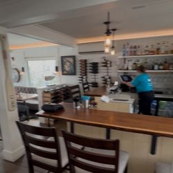 27 Fathoms Waterfront Grill - Indoor bar