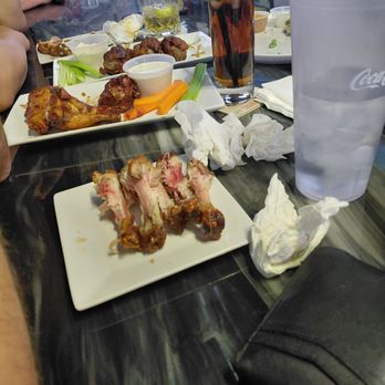 The Breakaway Bar & Grill - Undercooked wings at 530 in the afternoon - Sports Bars Near Me - Goodyear, Arizona