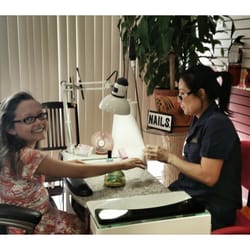 T-Nails - Excellent place for a mother daughter day out.
