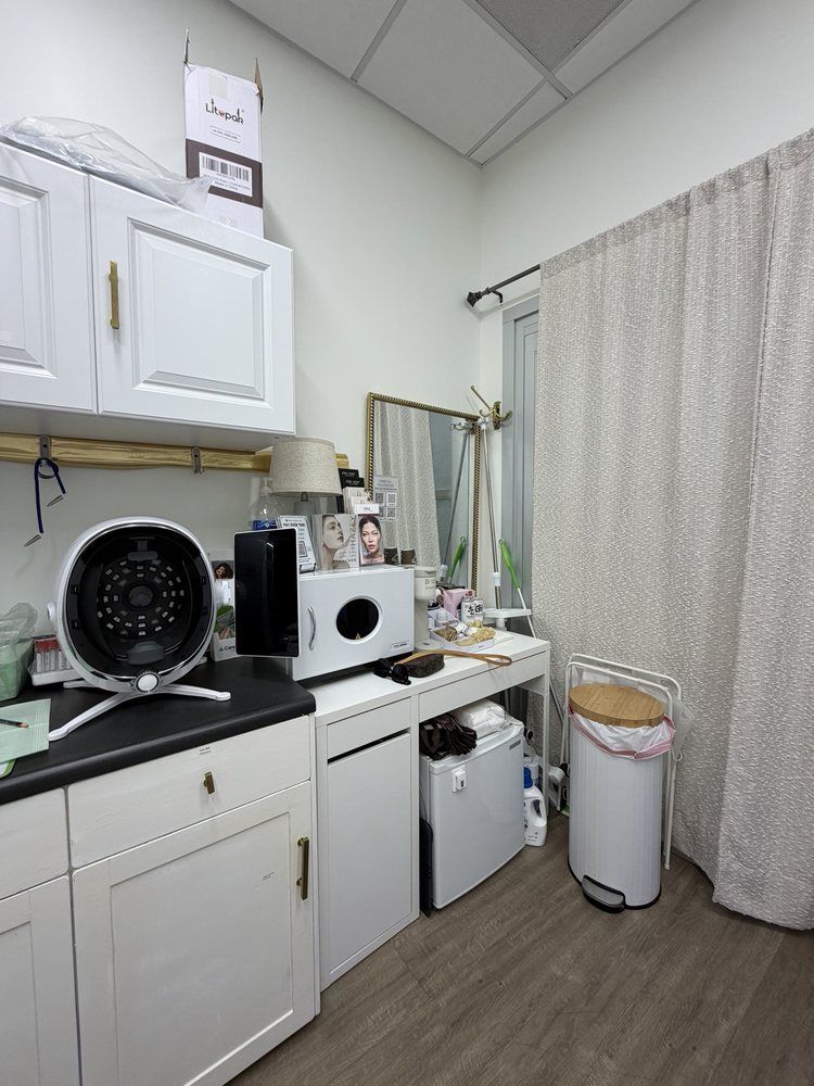 La Belle Med Spa Logo