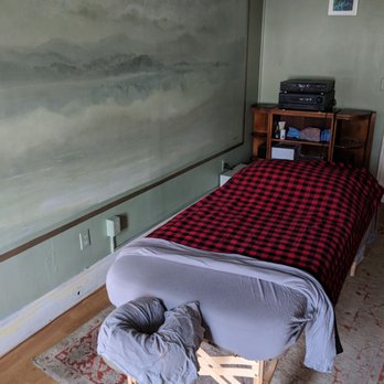 Larry Bennett Massage & Aromatherapy - Massage Therapy Near Me - Burlington, Vermont Larry Bennett Massage & Aromatherapy - Massage Therapy Near Me - Burlington, Vermont