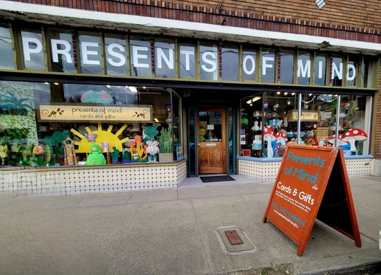 Presents of Mind by null